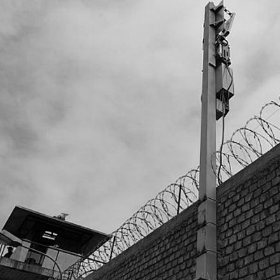 Regula autorización de inhibidores e interceptores de señales